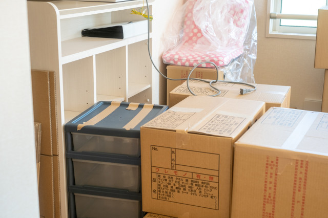 【チェックリスト有】繁忙期の引っ越し料金、どうやって抑える?費用を抑えるコツを解説!